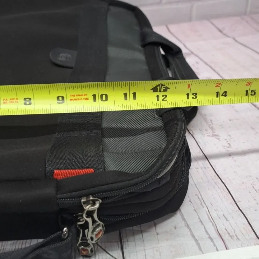Wenger‎ Swiss Army Laptop Bag Briefcase Black Shoulder Strap Storage Pockets